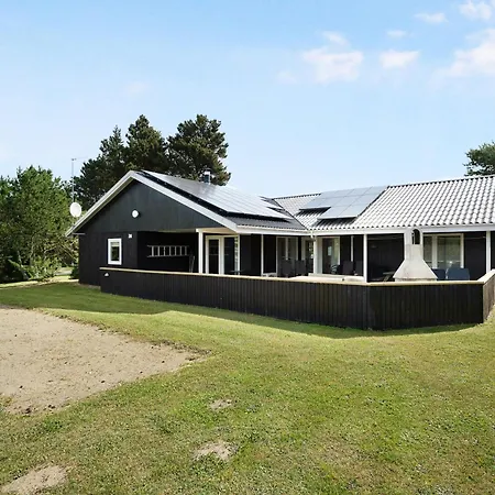 Stunning In With Sauna, Swimming Pool And Wifi *